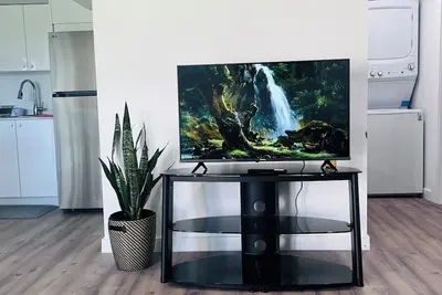 Image de Cozy 2-Bedroom Suite! Free Parking