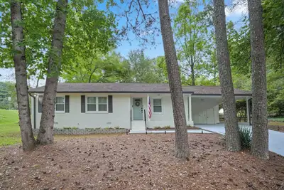 Image de Eva’s Elegant Escape near Six Flags & Silver Comet Trail