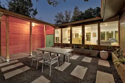 Image de Tranquil South Austin Oasis