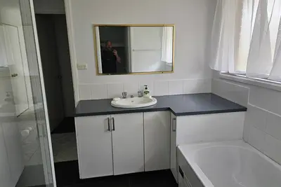 Image de Pleasant house with Ac in a quiet area. Newly reno.