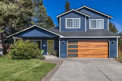 Image de New Listing! The Blue Rhodie| Ping Pong| Games| Bbq | Pet Friendly