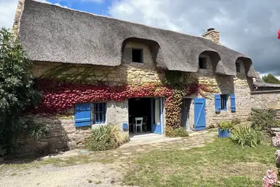 Image de Chaumière charme et déco à 500m de la mer. Cheminée. Idéal grande famille