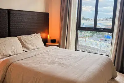 Image de Jolimont Views - Centrally located top floor apt overlooking Mcg/Rod Laver