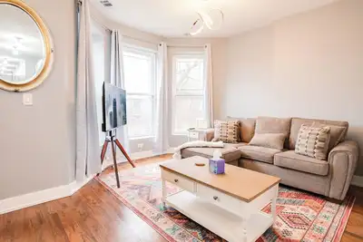 Image de Cozy 3-bedroom condo near University of Chicago