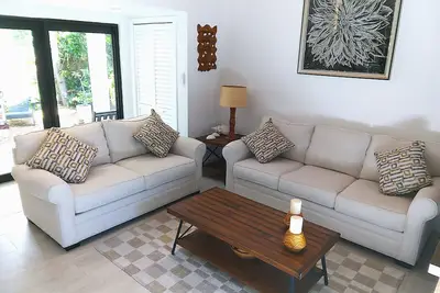 Image de Charming 2 bedroom -2 ½ bathroom 2-Floor townhouse. Fully refurbished.