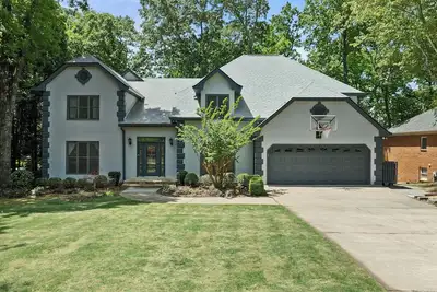 Image de Luxury Serene 7-bedroom 5. 5-bath 2 Living Rooms 2 Kitchens Close to Lake & Golf