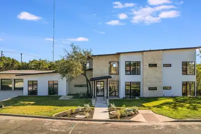 Image de New Construction 5-Bedroom Luxury House in Westlake - 15 min from downtown