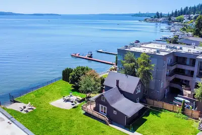 Image de Waterfront 4 Beds House with Private Lake Access