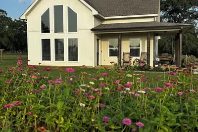 Image de Farmhouse with pond in Berry, only 36 miles from Bryant-Denny Stadium!