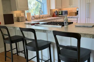 Image de Cozy countryside home on 5 private acres - 30 min. to Sequoia Park entrance