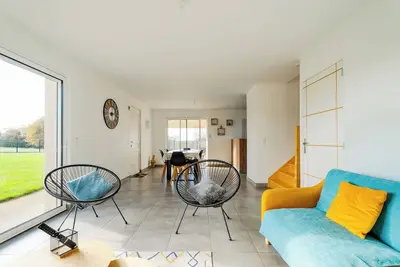 Maison de vacances 'Gite Les Portes De Montafilan' avec terrasse privée et jardin