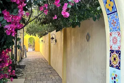 Image de Secluded freestanding house in the delightful grape garden, private spa and pool