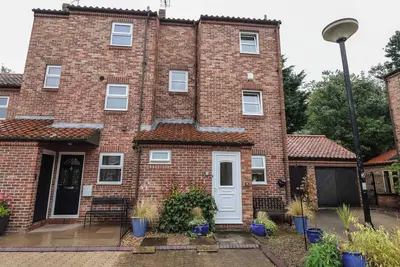Image de New Tower House- 10 Pear Tree Court, with a garden in York