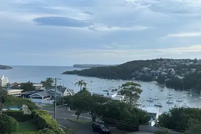Image de Large Harboursdide House with amazing views and very close to beaches and Manly.