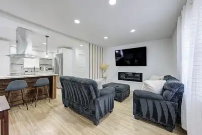 Image de Charming house in Houston, Recently updated, with you and your family in mind.