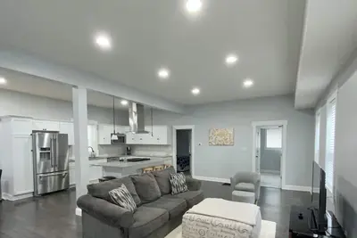 Spacious 4 bdrm near Downtown!