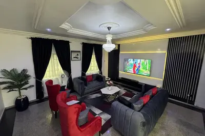 Image de Luxe Lagos Retreat with 3 Bedrooms