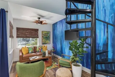 Image de Luxury 2 story condo with 2 bedrooms and 2 balconies in tranquil Melbourne