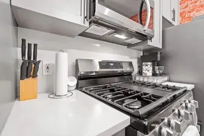 Image de 2 Bd 2 Ba Bucktown Safari Flat