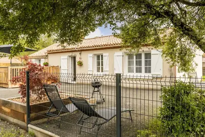Image de Gîte Indépendant au Calme avec Jardin et Wifi, à 12 km des Plages