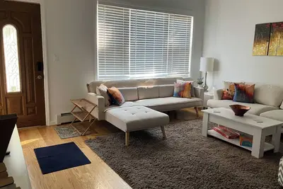 Image de 3-bedroom 2-bath house in quiet Flushing - WiFi, Ac, fully furnished + 1 parking