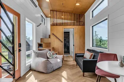 Image de New Modern & Private Tiny Home on 21 acres