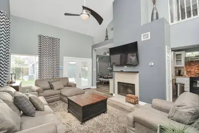 Image de Charming 3-bedroom patio house in peaceful Champions near Golf Course.