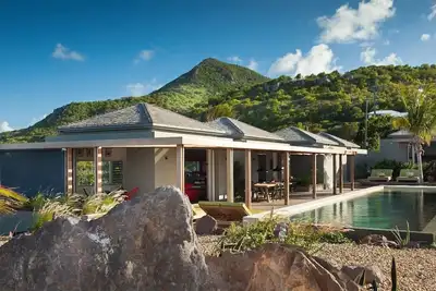 Image de Tranquil Villa With Alfresco Dining Space