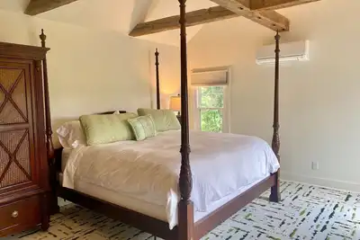 Image de Spacious 5-bedroom farmhouse in charming Cooperstown with WiFi, Ac