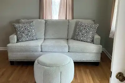 Image de Charming 3-bedroom 2 bath farmhouse surrounded by Corodus State Park in Hanover.