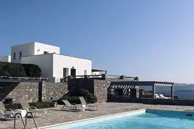 Image de Seafront Villa 190sq. m | Private & Shared Pool | Endless blue