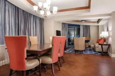 Image de Spacious 3 Bedroom Presidential Suite, in beautiful national harbor.