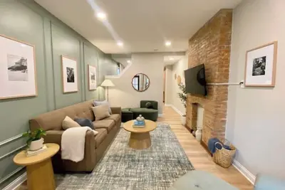 Image de Homey Victorian! King Bed! -Short North Location-