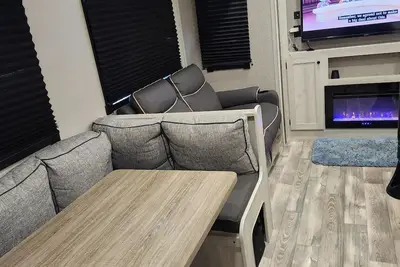 Image de Cozy 2-bedroom Rv in charming Kemah with WiFi, Ac