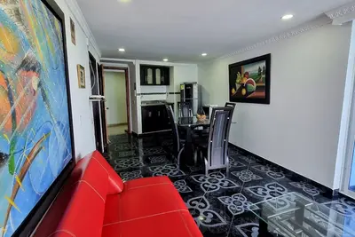 Image de Apartment on the 12th floor with lake view by Parceros Group