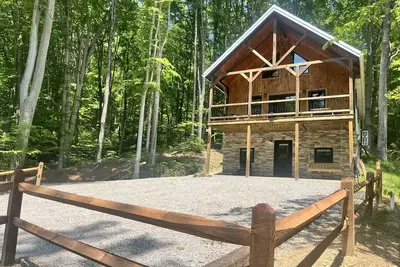 Image de New Amish built cabin opening up March 14, 2025 near Hocking Hills/Tar Hollow St. Forest