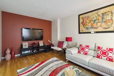 Image de Charming 3-bedroom house in lovely Brampton with WiFi, Ac
