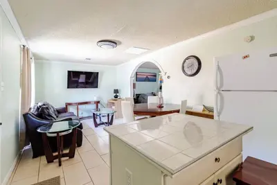 Image de Relaxing Guest House w/ Central Ac by Shopping Hub!