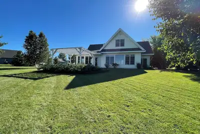 Image de Lake Front Oasis in Spacious 5-bedroom home with WiFi/Ac/Heat on Lake Reno