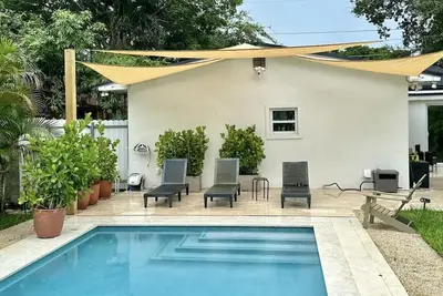 Image de Designer 4 bd house/ Pool, close to Wynwood, Sb