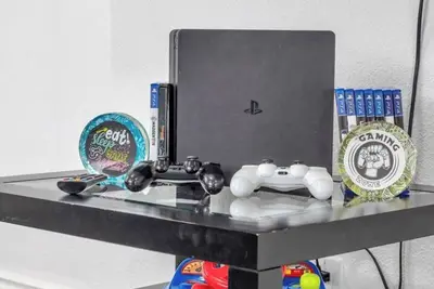 Image de 2 Units in 1! 5 Bedrooms / 3 Bathrooms! Ps4 & Bbq!