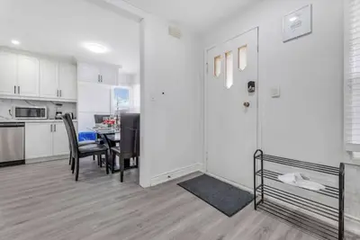 Image de Cozy Renovated 3 Bedroom Home with Ps4!