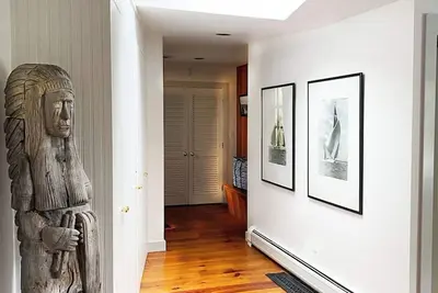 Image de Newly Renovated, In Town Location. Expansive deck overlooking the Lily Pond.