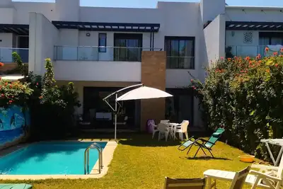 Image de Splendide villa plage des nations. Avec accès Golf.