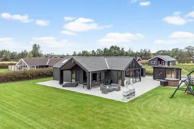 Image de Belle maison à Idestrup avec sauna