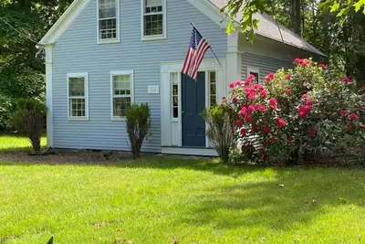 Image de Charming 4-bedroom Cottage in the quaint village of Cotuit