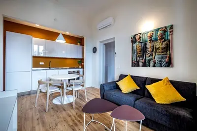 Image de YiD Romito 1bdr design apartment