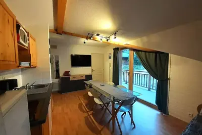 3 Pièces pour 8 Personnes