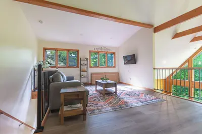 Image de Walk to Downtown: Movie Theater, Game Room, Huge Deck