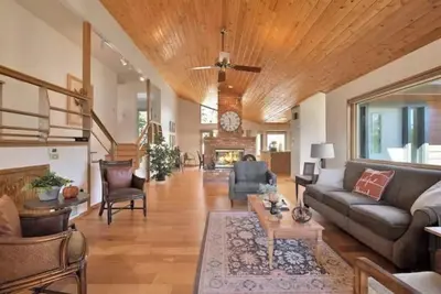 Image de 4Bd Sleeps 8 Firepit Views 8 min from Whiskey Row Outdoor games